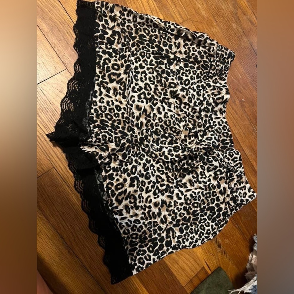 Cute leopard shorts